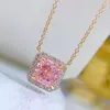 Chaînes 2023 Ensemble d'entourage de luxe avec 3 colliers de collier en diamant rose carré Clareidon pour le style élégant des femmes