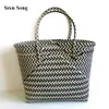 Evening Bags Women Plastic Shoulder Woven Handbbags Vegetable Basket Striped Color Matching Beach Bag Fashion Females 230510