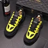 Luxury Designer New Black With Yellow Mixed Colors Lace Up Causal Flats Scarpe per uomo Mocassini Rock Mocassini Sport Walking Sneakers D2H47