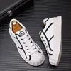 2024 estate nuove piccole scarpe bianche con suola spessa versione coreana di tutto scarpe sportive casual scarpe da tavolo semplici e alla moda a17