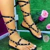 Sandaler Fashion Women Gladiator Studded Pinch Toe Cross Straps Flat Casual Summer Shoes Sandalias 230511