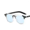 Sonnenbrille Vintage Square Women Mirror Retro Nieten gelbe Sonnenbrille Männer Frauenmarke Designer Fashion Schwarz