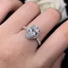 Anéis de cluster sólido 18k ouro branco au750 anel 2ct 6 8 mm corte oval d moissanite diamante