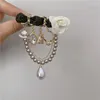 Broschen Marke Design Vintage Kamelie Luxus Perle Blume Brosche Kette Pins frauen Kristall Zubehör Für Schmuck