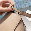 Loe Designer Crossbody Bag Femme de haute qualité Medium Artwork Casual Tote Sacs à main légers Sacs de week-end 24CM