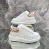 2023 new top Hot Mens Fashion Scarpe casual Scarpe firmate da uomo Scarpe da donna in vera pelle per la vita quotidiana Scarpe da allenamento da uomo