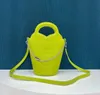 Nova cadeia de cinto europeus e americanos de balde de bolsas de balde de faixa de cinto de crossbody bolsas de ombro