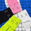 Yepyeni Erkekler Sıkıştırma Çorapları Gelgit Toptan Pamuk Ağlama Gülümseyen Yüz Yaratıcı Komik Spor Saf Renk Çiftleri INS Pamuk Kadınlar