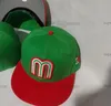 Pronti Stock 15 nuovi colori 2024 Messico Cappellini aderenti Lettera M Tesa verde scuro Cappelli Hip Hop Taglia Berretti da baseball Visiera piatta per adulti Per uomo Donna Cappello completamente chiuso Bone SUw12-01