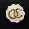 20 Style Marque Designer C Double Lettre Rétro Broches Plaqué Or 18K Femmes Hommes Couples De Luxe Strass Cristal Perle Broche Costume Laple Pin Bijoux En Métal