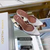 Amina Muaddi Heels Women Sandals High Heeled Shoes 뾰족한 발톱 Crysta Buckle Summer Wedding Dress Heel Strap 정품 가죽 단독 샌들과 상자