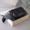 Schwarze Gürteltasche, Designer-Leder-Gürteltasche, luxuriöse dreieckige Cross-Body-Taillentaschen, Outdoor-Damen-Brusttasche, klassische einfarbige Gürteltasche