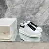 2023New Luxury Designer Shoes Mens Womens White Luxury Designer Sneaker Lace Up本物の革スニーカーファッション女性カジュアルデザイナースニーカー