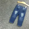 Jeans Inverno Caldo Pantaloni per bambini Jeans Bambino Neonato Ragazza Strappato Aggiungi Jeans di velluto Pantaloni Cowboy Infantile Bambini Fori Jeans Vestiti 9-24 M 230512