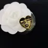 20 نمط علامة تجارية صغيرة مصممة دبابيس النساء راينستون كريستال لؤلؤة بروش بدلة لابيل دبوس المجوهرات المعدنية