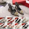 Lyxvarumärke High Heel Sandals Women Summer Designer Pointed Shoes Classics Gold-V Metal Buckle 4cm 6cm 8cm 10cm tunna klackar Röda bröllopsskor med dammväska 34-44 B46