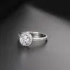 Anel de noivado americano Micro incrustado AAA Zircão Branco Braadado anel Diamante Ring Ornamento por atacado