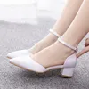 여성 흰색 실크 웨딩 신부 신발 뾰족한 발가락 버클 스트랩 샌들 4cm 두께의 하이힐 섹시 펌프