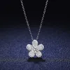 Kadınlar için Moissanite Elmas Kolye 1CT Classic 925 Sterlling Gümüş Kolye Camellia Köfte Kücon Zinciri Takı Aksesuarları