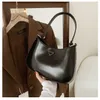 20% OFF 2023 Mode sac à main Underarm pour les femmes New Home Hobo Single Shoulder Crescent Method Stick Chinese Ancient Network Red Same Style Bag
