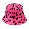 Beretten Vintage Fluffy Embet Hat Leopard Print Plush Fisherman Cap Ooorbescherming Wijd richthoed bedekken Gezicht warm