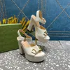 Sandales à plate-forme pour femmes Designer de luxe Retro Disco Shoes Cuir véritable Quincaillerie dorée