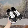 23ss sportskor barn designerskor Barn Skor barn sneakers Casual Klassiska tryckskor Platta skor flickor pojkar storlek 26-35 Babyskor av hög kvalitet