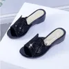 Pantoufles Comemore Été Femmes Confortable Respirant Wedge Mesh Strass Chaussures Pour Femmes Personnes Âgées Zapatos De Mujer