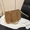 Tillverkare Direktförsäljning av New Women's Bag Classic Omnibus stor kapacitetskedja Enkel axelväska Fashion Car Sewing Line varumärke Tygväska