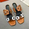 Sandalen Designer-Sandalen Damensandalen Sommermode Tragesandalen Lederkette am Fuß leichte Schuhe im klassischen Stil