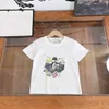 23ss toddler tee kid designer t-shirt barn t-shirt pojkar flickor Rund hals Ren bomull kanintryck bokstavslogotyp tryck Kortärmad t-shirt Barnkläder av hög kvalitet