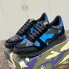 Designer de luxo valentin sapatos marca vltnitys sapatos casuais homens mulher sapatos de couro genuíno esportes camo sapatos ao ar livre tênis moda rebite tênis