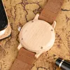 Relógios de madeira de bordo simples de pulse
