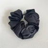 Copricapo Accessori per capelli Designer Elastici per capelli di lusso Scrunchies per accessori da donna Tinta unita Nero Bianco Rosa Modello di marca Fascia per capelli in raso Elegante bordo ampio