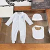 23ss Neugeborenen-Strampler Designer-Babykleidung Bebe Sommer neues Produkt Neugeborenen-Kletteranzug Ha-Kleidung Speicheltuch Hut dreiteiliges Set Neugeborenen-Kleidung