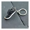 Nyckelringar Designer Solid Color Chain Shoe Pendant Street Style Sneaker Keychain Creative Car Keyring Drop Leverans smycken DHVL3