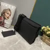 MESSENGER VOYAGE M59329 Borsa a tracolla da uomo in pelle nera aerogramma con lettere in metallo sul davanti con cinturino in nylon Designers Business Cross Body