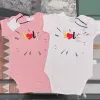 baby rompers uit eendelige kinderen pasgeboren klassieke letter beer print mode jongens meisje schattige top jumpsuit kind set peuter comfortabele driehoek i2bi#