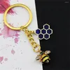 Nyckelringar emalj Bee Keychain Cute Animal Insect Hive Drip Oil Key Chains Car Bag Pendant Gold Color Keyrings smycken Decoration Gifts