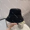 Cappelli da pescatore firmati con grandi lettere Cappello da pescatore con fiore vecchio per uomo Donna Coppia Cappellino con snapback estivo con scatola