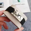 Titta på kvartsmän klockor 42 mm silver armband vattentät alla rostfritt stål armband modedesigner armbandsur ro32