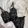 Bikini luft bh trosor kvinnor ny sexig låg midja thongnew broderi spetsblommor franska underkläder kroppsformning push up set romantiska vita underkläder och