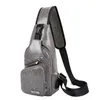 Midjeväskor Herrväska Crossbody Designer Messenger Shoulder Pack USB Laddning av ryggväska med hörlurshål