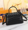 Üst 7A Orijinal Deri Bayanlar Moda Günlük Tasarımcı Çanta Lüks Crossbody Omuz Çantaları Messenger Bag Tote Çanta Yeni Dalga Zincirleri Çanta 4 Renk