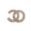 Classique Marque De Luxe Desinger Broche Femmes Or Incrustation Cristal Strass Perle Lettres Broches Costume Pin Mode Bijoux Accessoires Cadeaux