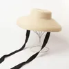 Wide Brim Hats 202312-HH7294 Hepburn Style Black Ribbon Paper Flat Leisure Sun Cap Femme Femme Paille Holiday Bage Scot22