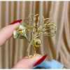 Brooches Elegant Zircon Pearl Gold Plated Gingko Leaf Luxury Design Plant Corsage Female Clothing Pin Accessories Broche