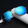 Mode Pilot Solglasögon Män Kvinnor Klassisk Design 62mm Vintage Driving Shades Utomhus UV-skydd Solglasögon för unisex med fodral