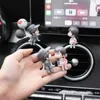 Nuova decorazione per auto Simpatiche coppie di cartoni animati Action Figure Figurine Ornamento di palloncini Interni per auto Accessori per cruscotto per regali per ragazze