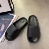 feslishoet 남자 슬리퍼 두꺼운 바닥 패션 스타일 플랫폼 욕실 슬라이드 비 슬립 트렌드 디자이너 신발 여성